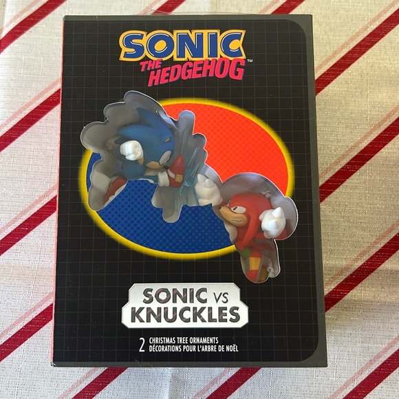Hallmark Sonic The Hedgehog Sonic Vs. Knuckles Christmas Ornaments, Set of 2 - Picture 1 of 5
